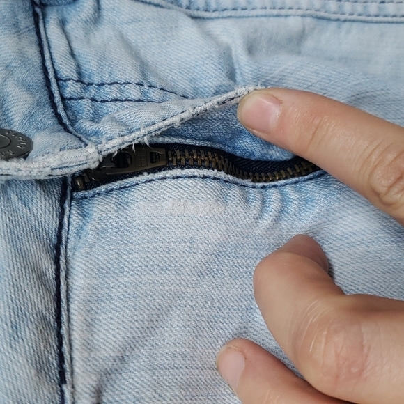 Mossimo LIGHT WASH back flap pocket short shorts 11 - Picture 4 of 8